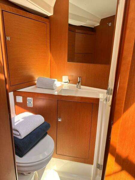 2016 Beneteau Oceanis 45