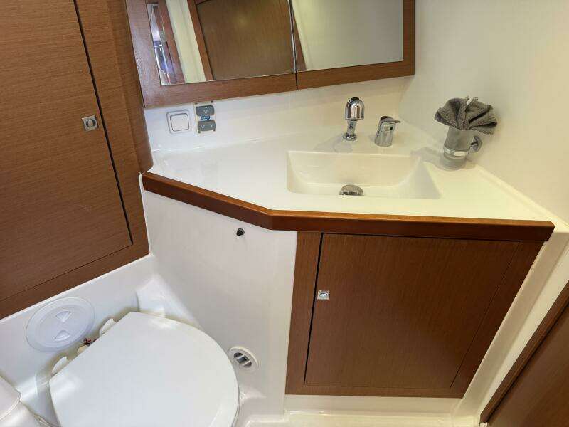 2016 Beneteau Oceanis 45