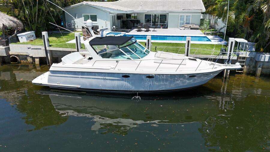 1998 Tiara Yachts 3500 Express