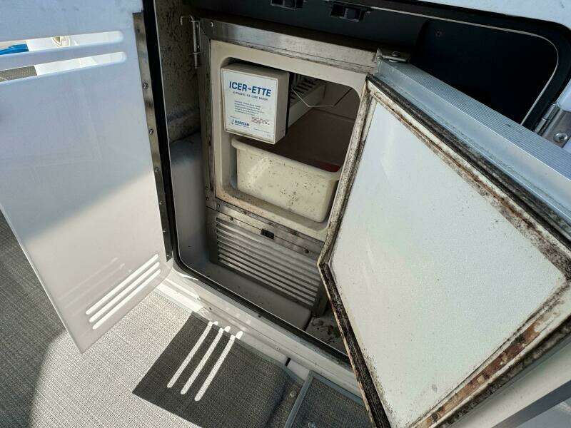 1997 Sea Ray 450 Sundancer