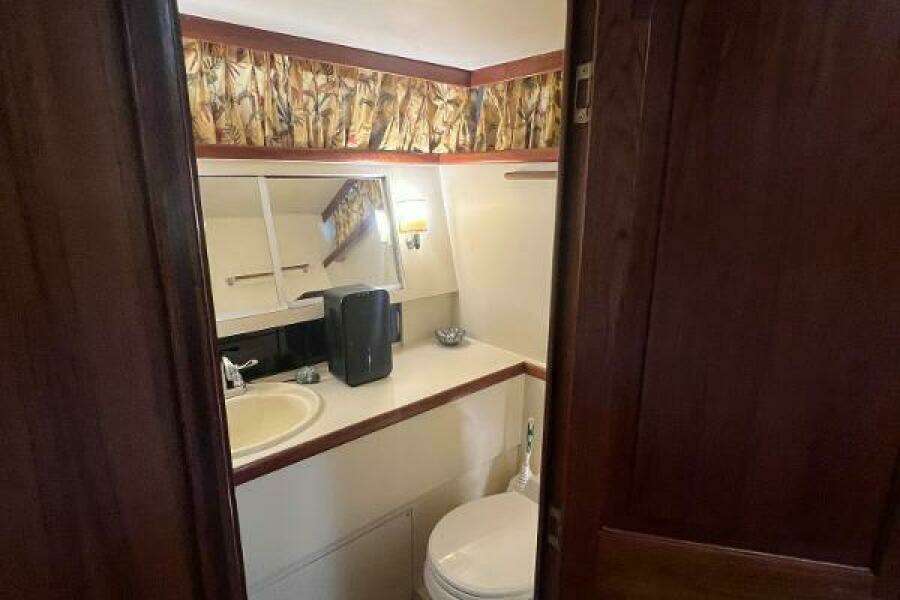 1986 Gulfstar 44 Aft Cabin MY