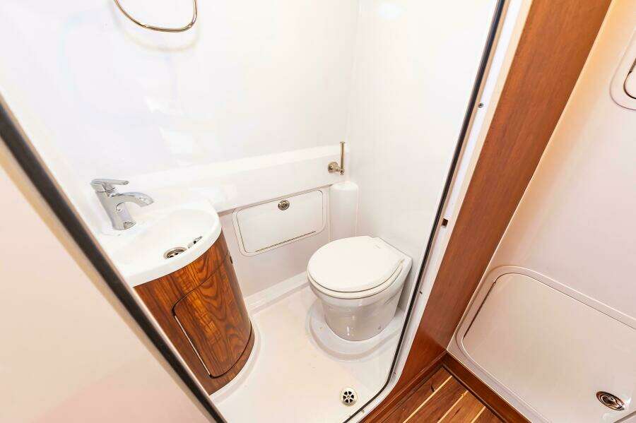 2024 Custom Carolina 38 CC