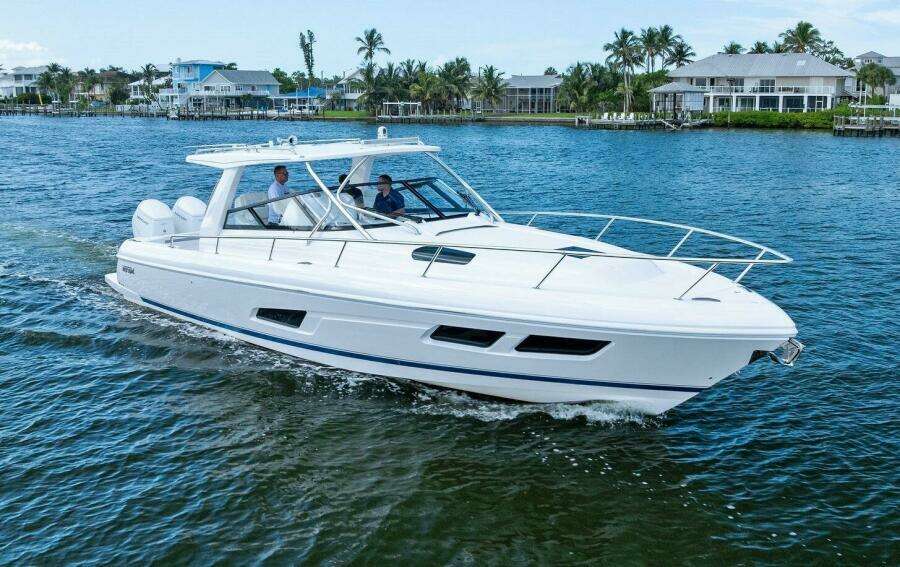 2022 Intrepid 438 Evolution