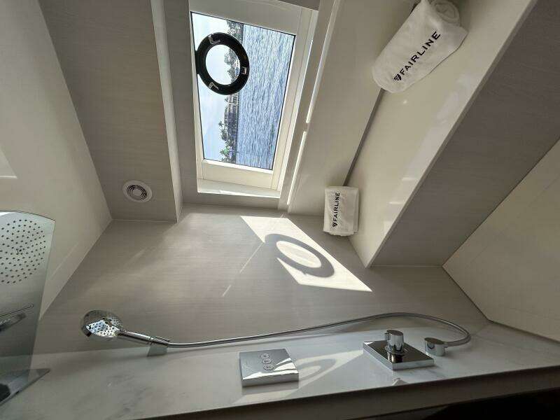 2024 Fairline Squadron 68