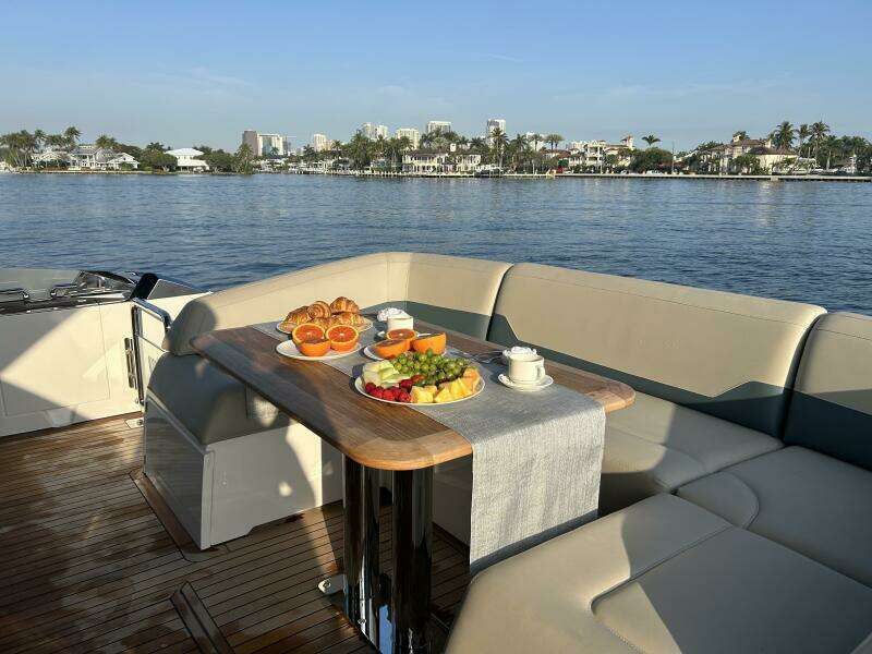 2024 Fairline Squadron 68