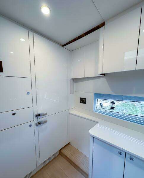 2023 Fairline Phantom 65