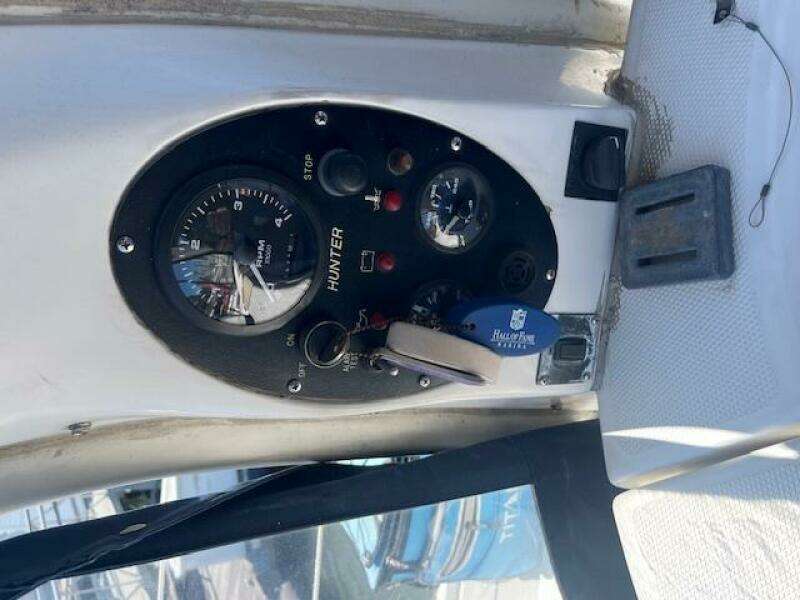 1999 Hunter Passage 450