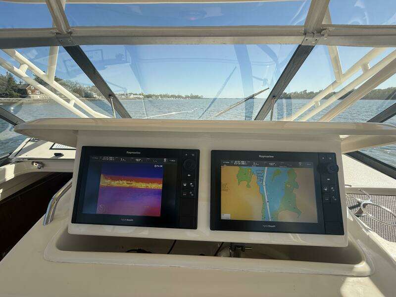 2016 Grady-White 330 Express