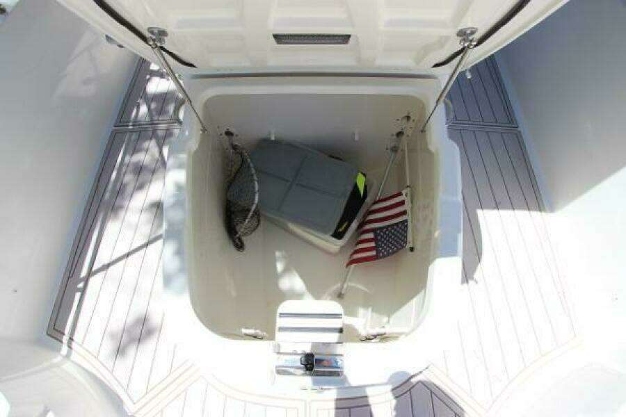 2017 Boston Whaler 270 Dauntless