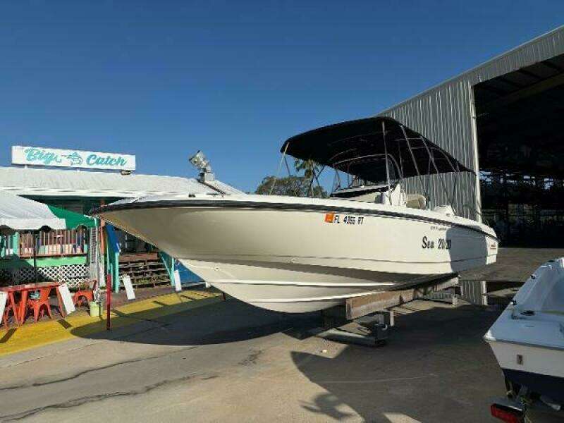 2017 Boston Whaler 270 Dauntless
