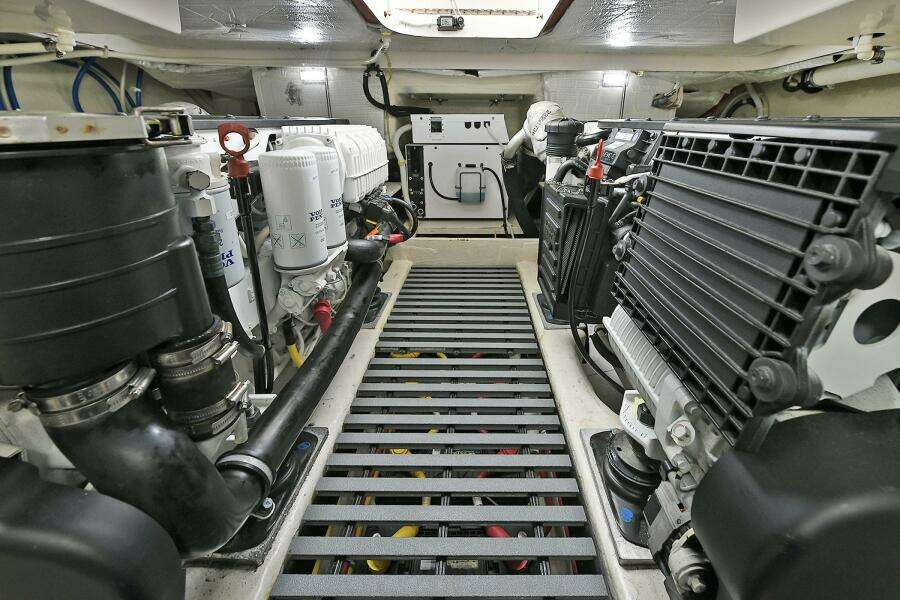 2015 Tiara Yachts C44 Coupe