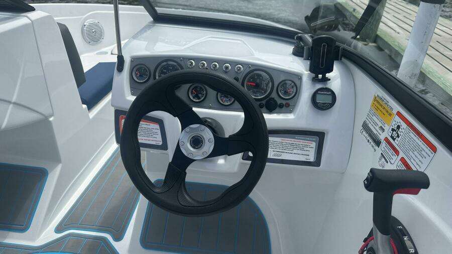 1012 Bella Bay Console