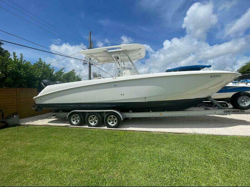 2005 Boston Whaler 320 Outrage