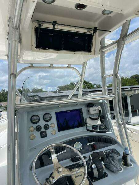 2005 Boston Whaler 320 Outrage