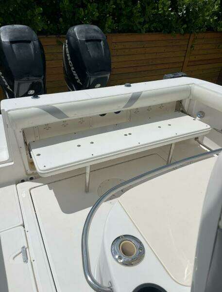2005 Boston Whaler 320 Outrage