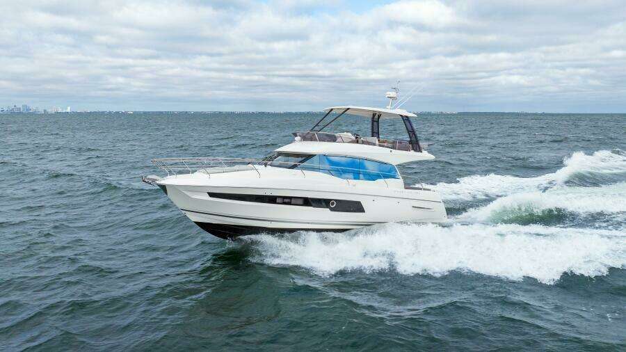 2024 46 Prestige Flybridge -Running Profile