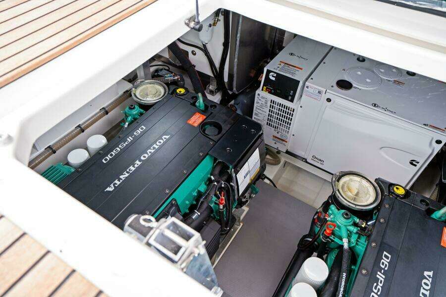 2024 46 Prestige Flybridge -Engine Room