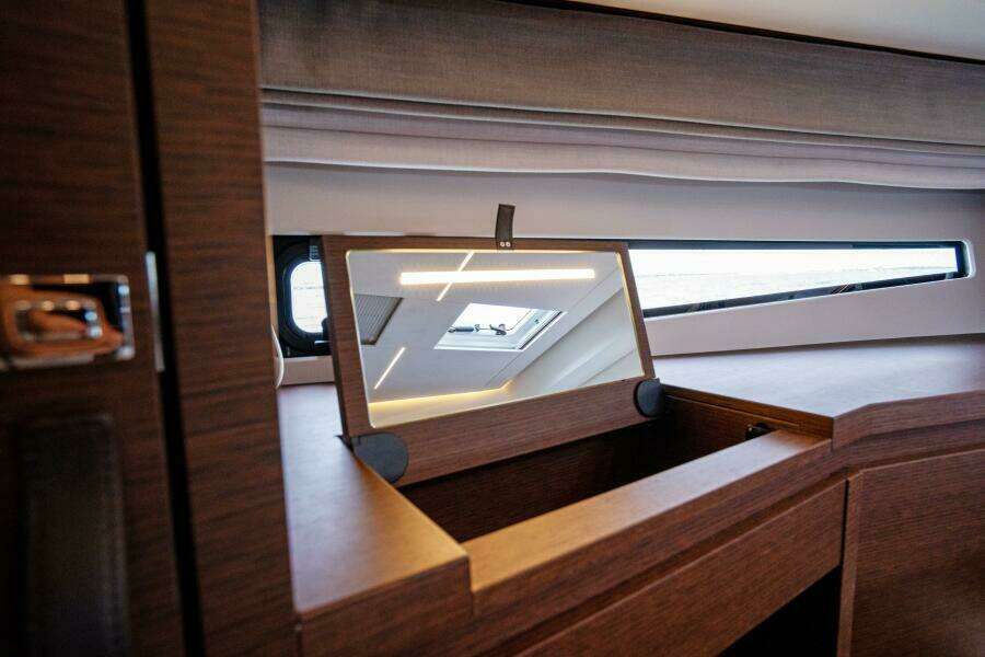 2024 46 Prestige Flybridge -Master Stateroom