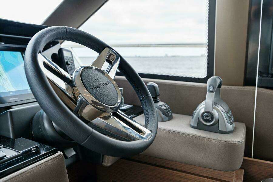 2024 46 Prestige Flybridge -Lower Helm