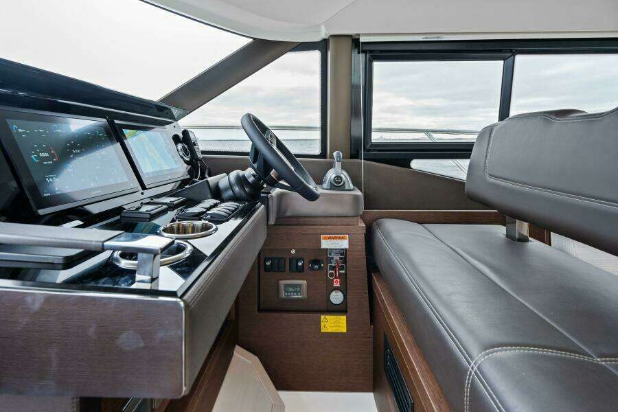 2024 46 Prestige Flybridge -Lower Helm