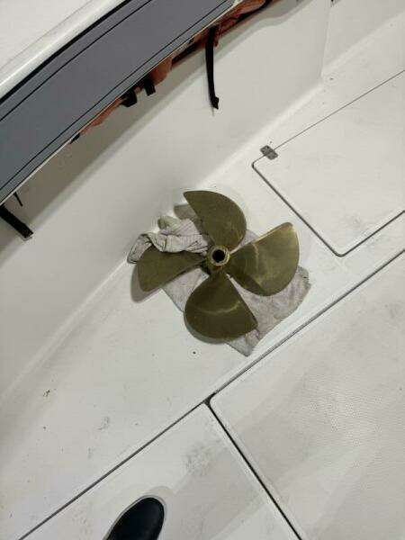 2011 SeaVee 340I Open