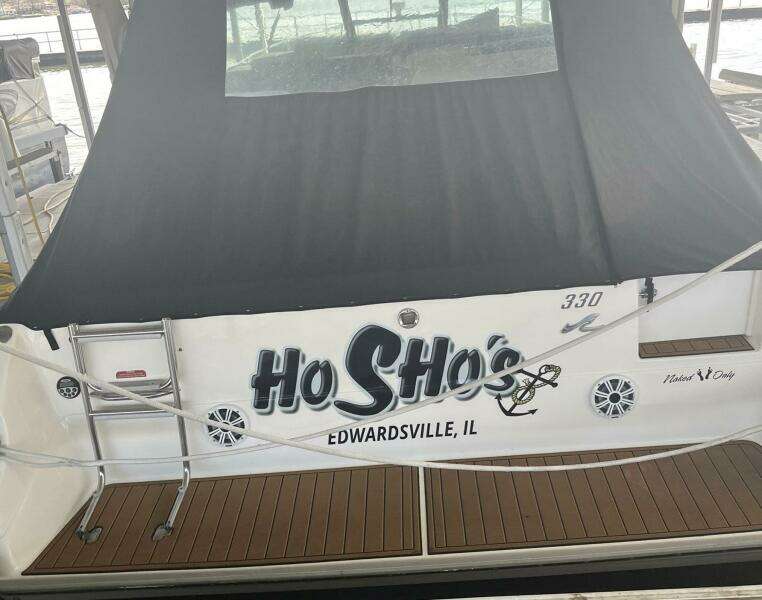 1994 Sea Ray 330 Express Cruiser