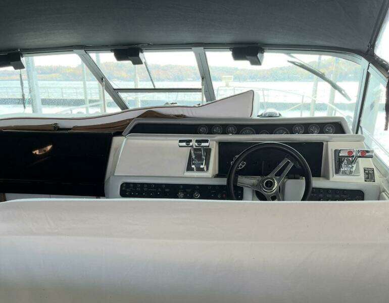 1994 Sea Ray 330 Express Cruiser