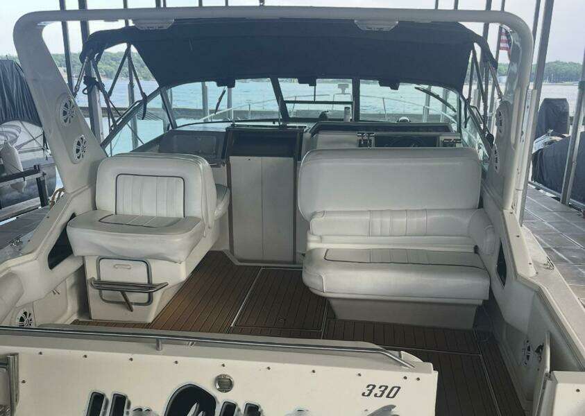 1994 Sea Ray 330 Express Cruiser