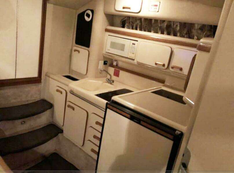 1994 Sea Ray 330 Express Cruiser