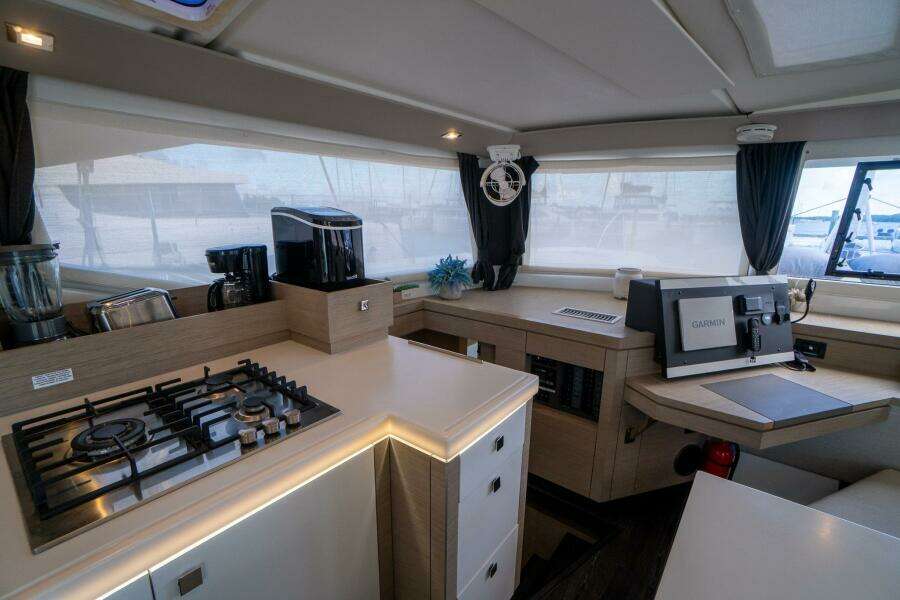 2020 Fountaine Pajot 