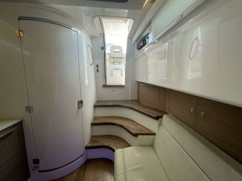 2017 Boston Whaler Outrage