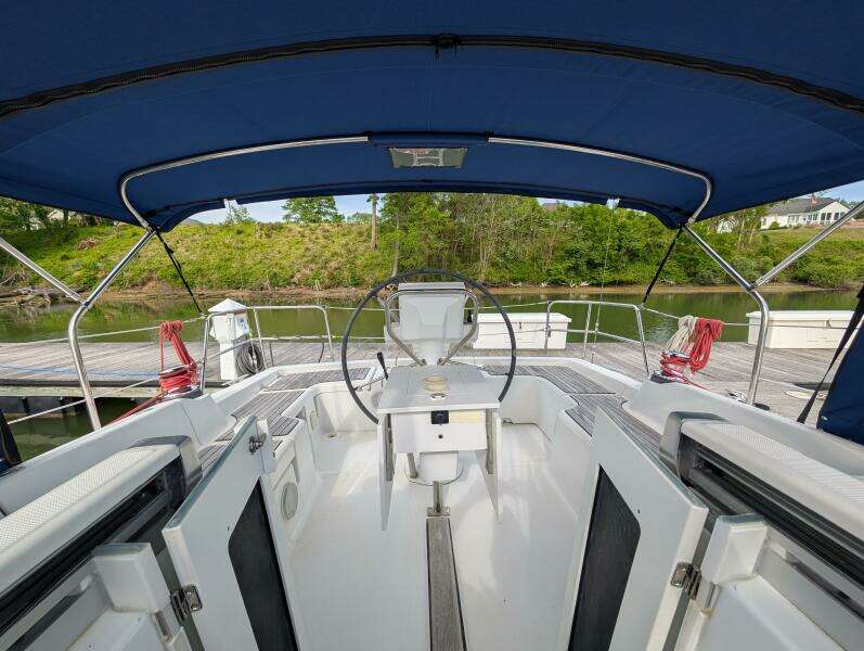2015 Beneteau Oceanis 37 Platinum