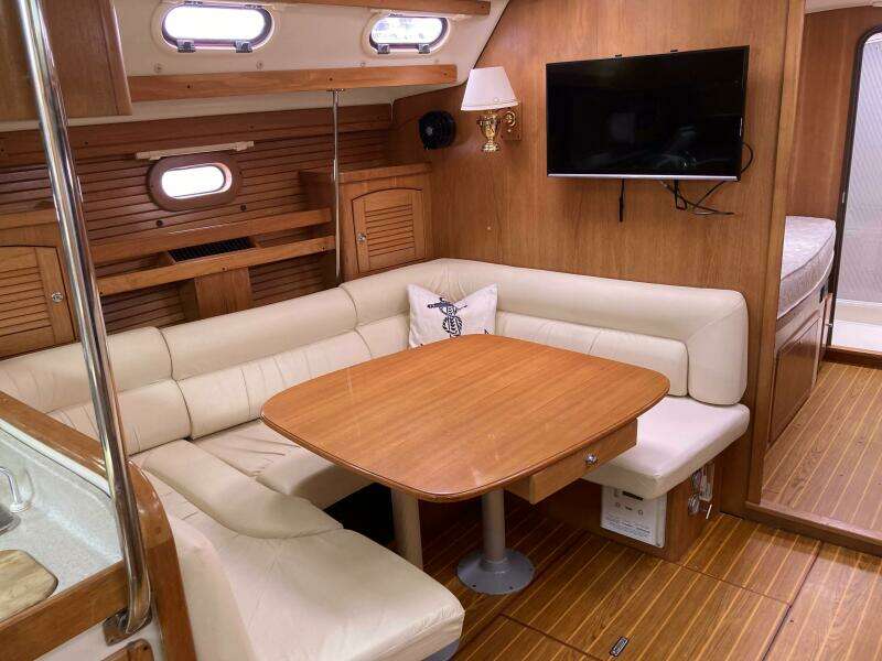 2008 Catalina 470