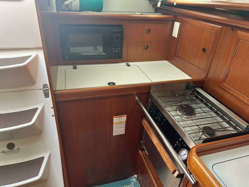 2000 Beneteau 331