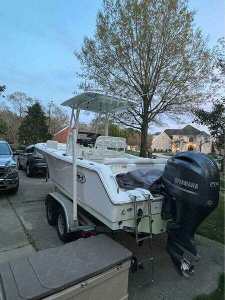 2017 Sea Hunt 225 Ultra