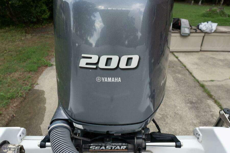 2017 Sea Hunt 225 Ultra