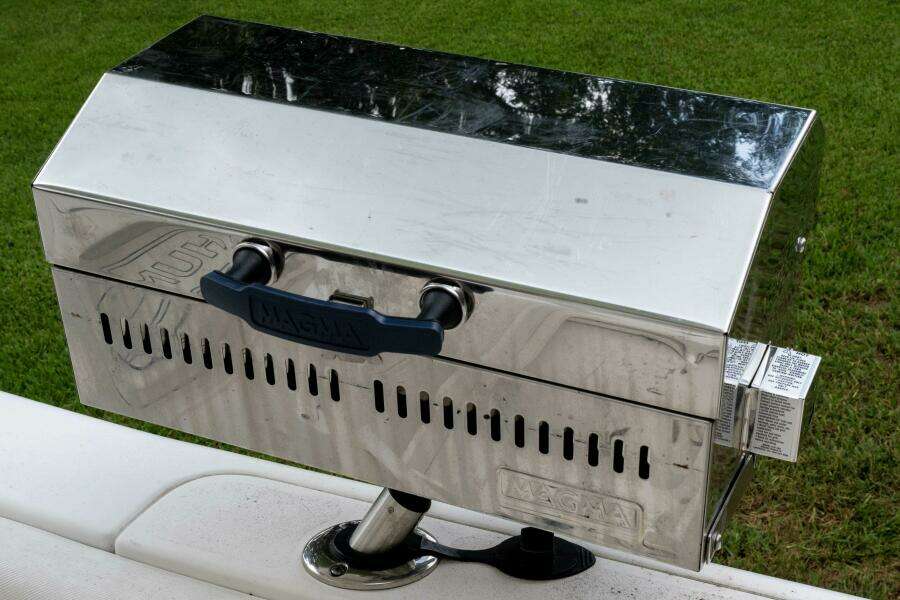 2017 Sea Hunt 225 Ultra