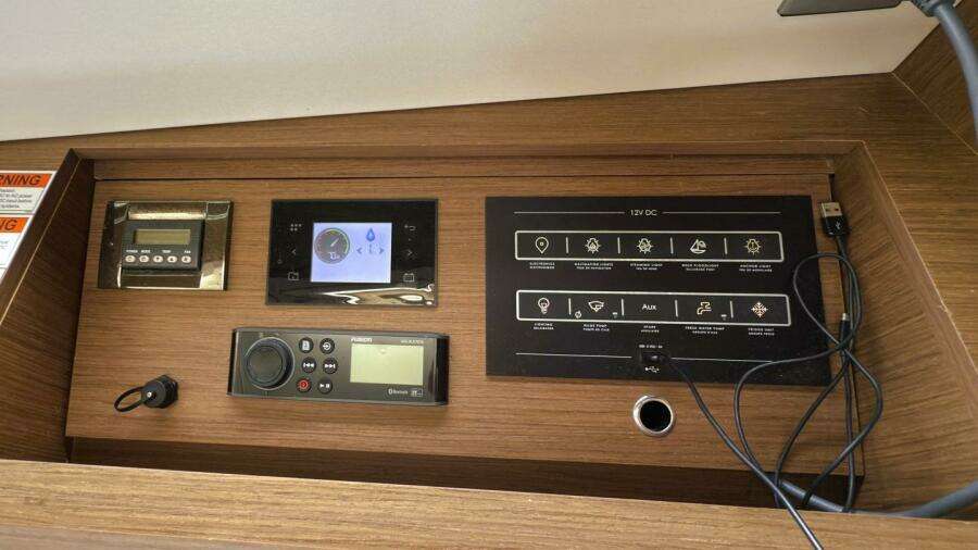 53 Nav Elect Beneteau 461 2020