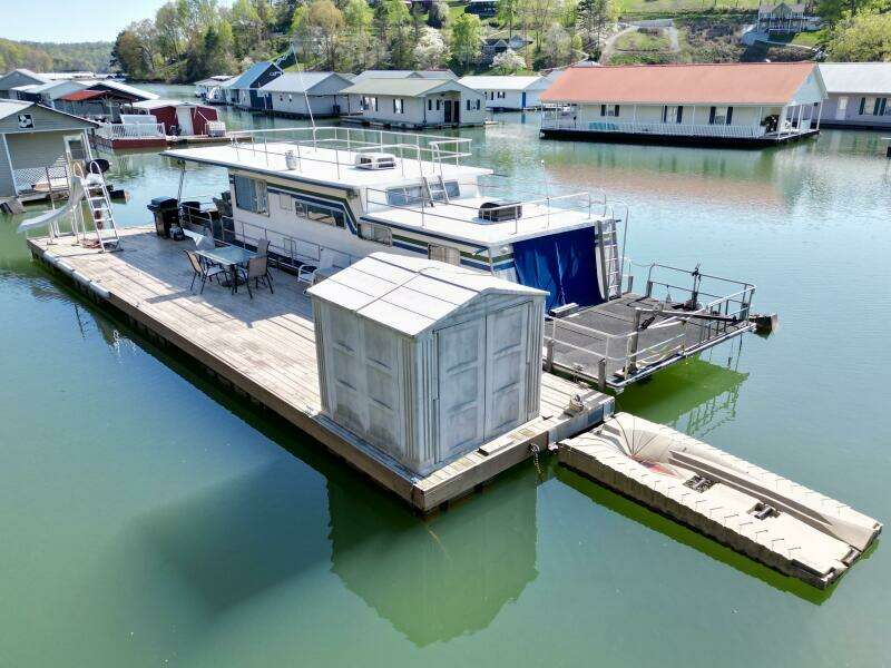 1977 Sumerset 14 x 58 Aluminum Hull Houseboat with Catwalks