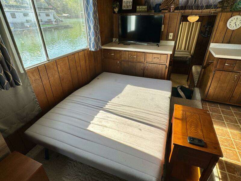 1977 Sumerset 14 x 58 Aluminum Hull Houseboat with Catwalks