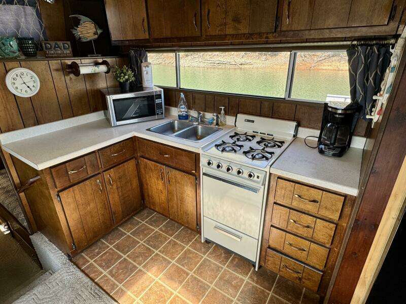 1977 Sumerset 14 x 58 Aluminum Hull Houseboat with Catwalks