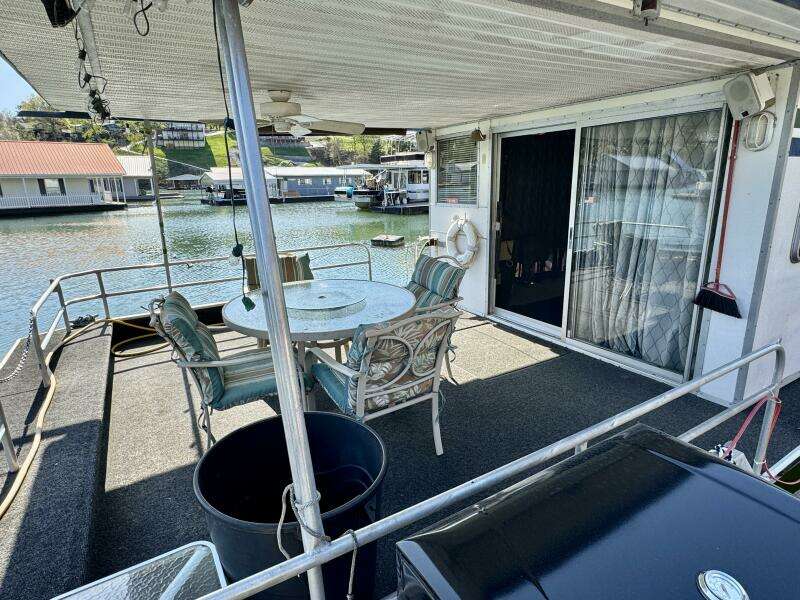 1977 Sumerset 14 x 58 Aluminum Hull Houseboat with Catwalks