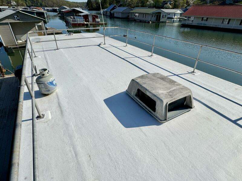 1977 Sumerset 14 x 58 Aluminum Hull Houseboat with Catwalks