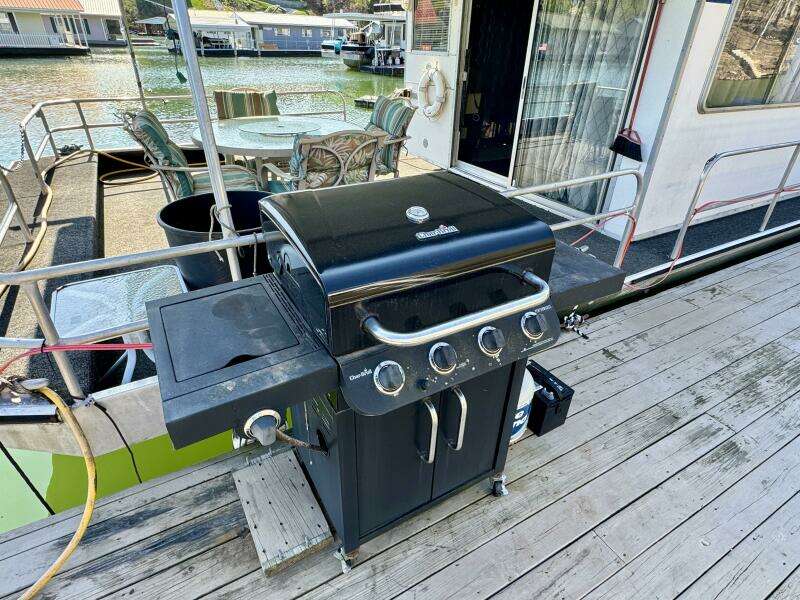 1977 Sumerset 14 x 58 Aluminum Hull Houseboat with Catwalks