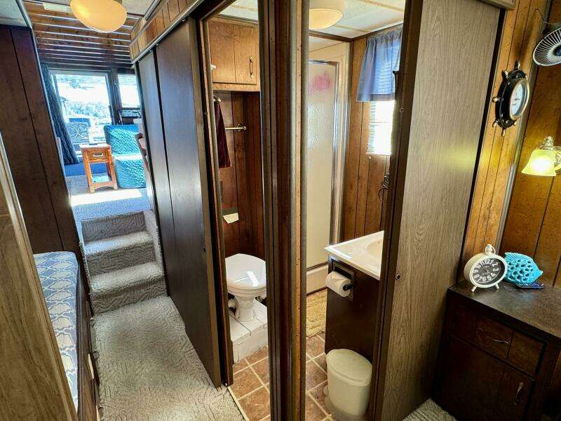 1977 Sumerset 14 x 58 Aluminum Hull Houseboat with Catwalks