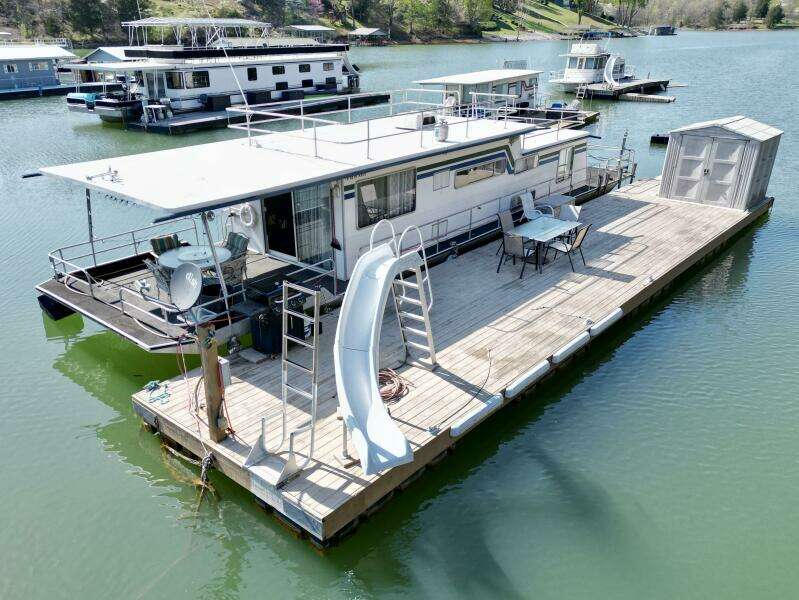 1977 Sumerset 14 x 58 Aluminum Hull Houseboat with Catwalks