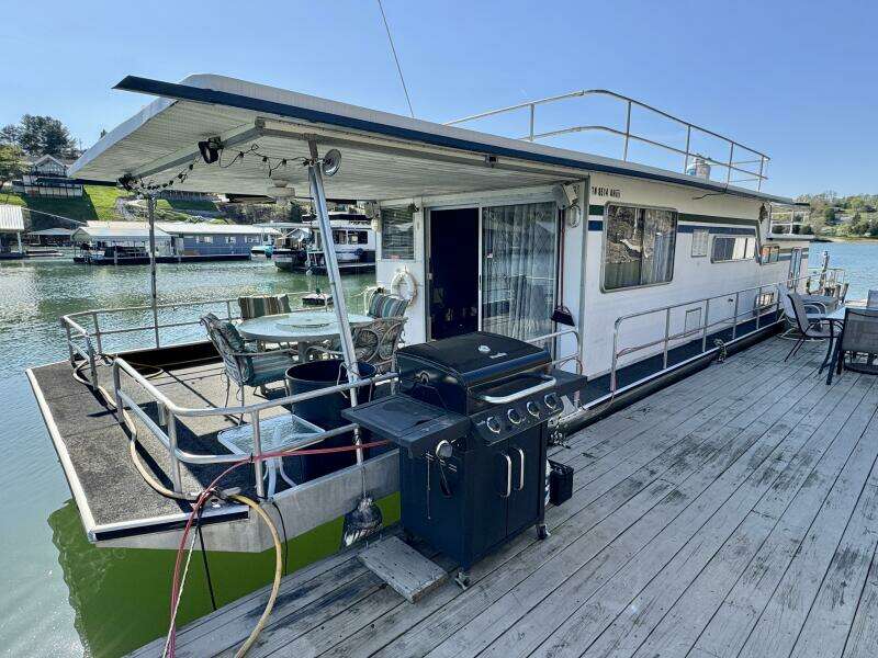 1977 Sumerset 14 x 58 Aluminum Hull Houseboat with Catwalks