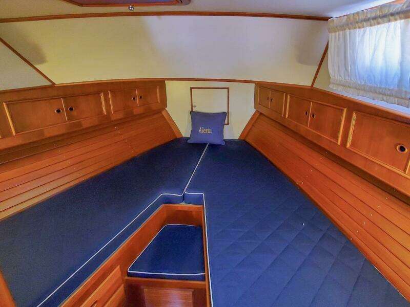 1998 Grand Banks 38 Eastbay EX