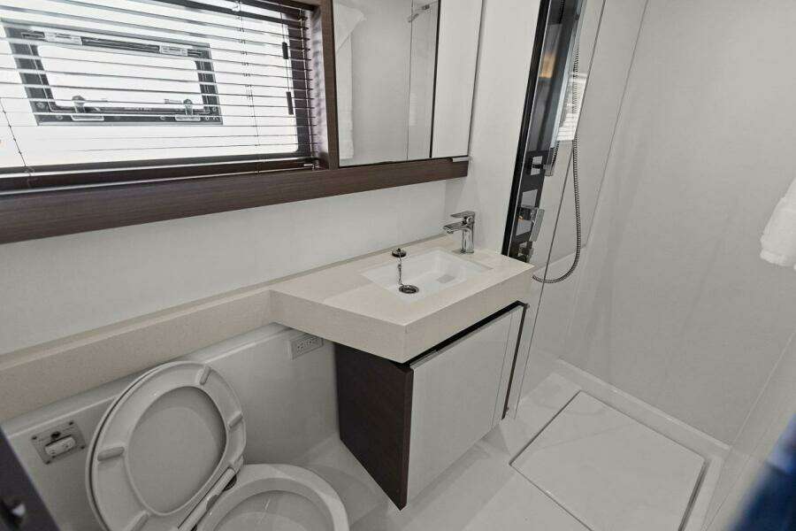 2021 Leopard 53 Powercat