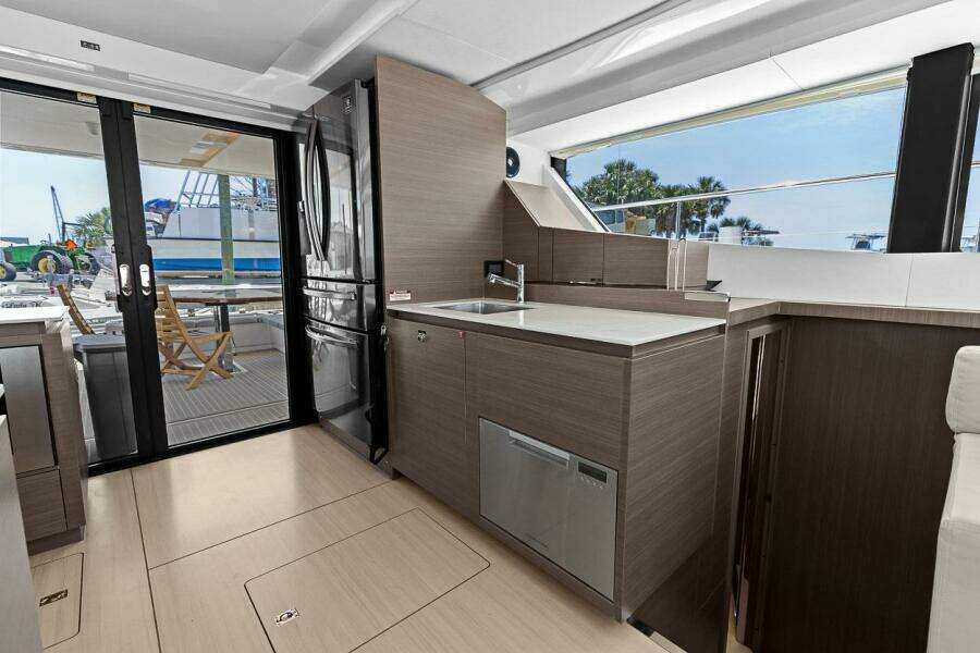 2021 Leopard 53 Powercat